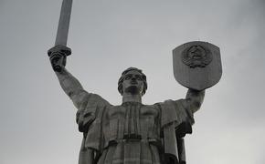 Украина воюет с памятниками, что дальше? Могилы предков?