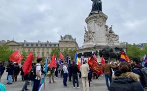 В Париже  состоялось шествие  Бессмертного полка