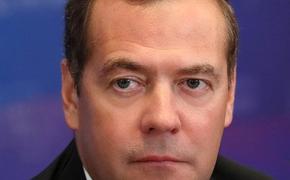 Медведев посоветовал Кэмерону быть аккуратным после призыва бороться с Путиным