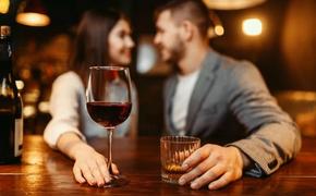 Новое исследование показывает, что пары, которые пьют вместе, живут дольше