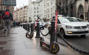 В Петербурге предложили запретить движение самокатов по тротуарам