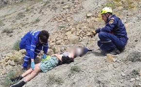 15-летняя девушка сорвалась с обрыва в Крымских горах