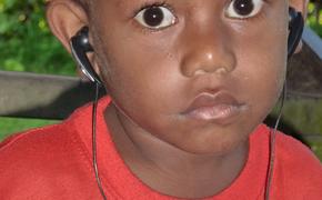 Испытание генной терапии дало глухим детям слух на оба уха