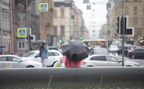 Петербуржцы жалуются на затопление городских дорог после дождя 