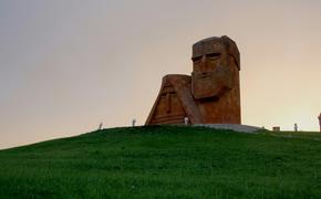 Секретарь Совбеза Армении обвинил Россию в сдаче Нагорного Карабаха Азербайджану