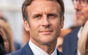 Президент Франции Макрон принял отставку правительства премьера Атталя