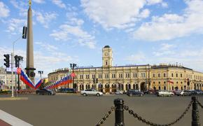 Петербуржцы негодуют из-за отсутствия скамеек у Московского вокзала