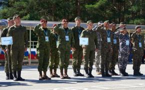 Военнослужащие из 13 стран совершат восхождение на Эльбрус 