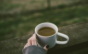 Диетолог Журавлева: в жару лучше всего пить горячий чай