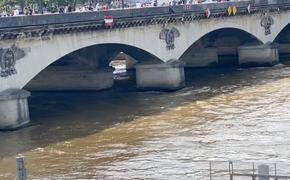 ОИ 2024 года в Париже: первая тренировка по триатлону отменена из-за качества воды в Сене