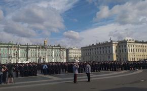 В Петербурге вручили дипломы лейтенантам полиции