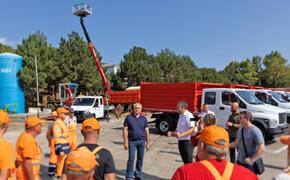 К приезду Аксенова стрелу крана подняли на «без пяти двенадцать»