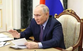 Путин: специалисты ОПК наравне с военными работают в зоне спецоперации и рискуют своей жизнью