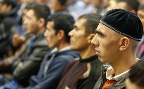 Почти 14 тысяч мигрантов депортировали из Петербурга за год