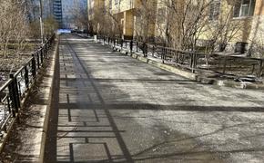 Петербуржцы пожаловались на остатки реагентов на улицах города