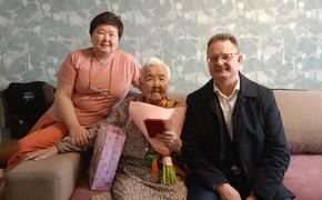 Подарки и памятные медали ветеранам в преддверии 80-летия Победы