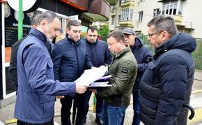 Депутат ЗСК Виктор Тепляков провёл обход вдоль речной набережной в центре Сочи