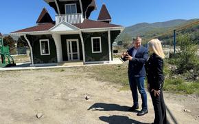 Депутат ЗСК Вероника Иванчикова встретилась с главой Лазаревского района Максимом Ермолаевым