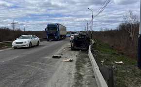 Водитель Toyota RAV 4 погиб в результате столкновения в Хабаровске