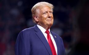 Трамп с помощью нейросети примерил на себя образ Папы Римского
