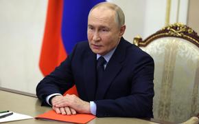 Путин поздравил Алиева с 80-летием Победы