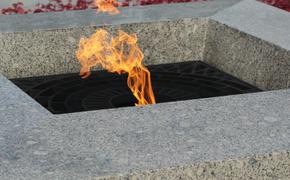 Частица Вечного огня из мурманского мемориала отправится в Петербург