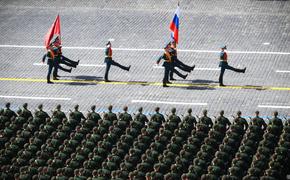 Эстонцам показали парад Победы в Москве 9 мая на российской границе в Ивангороде