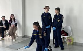 Добровольцы КубГМУ провели мастер-класс по первой помощи для вожатых в Анапе