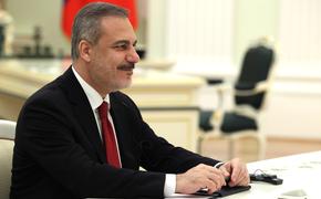 Глава МИД Турции: есть два пути развития украинского конфликта, решение выберут Россия и Украина сами 