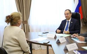 Председатель ЗСК Юрий Бурлачко провёл приём граждан 