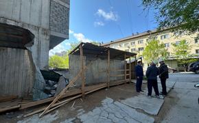 Балкон рухнул на стройке в Хабаровске, застройщиком заинтересовалась прокуратура