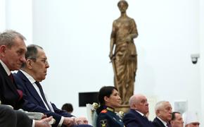Путин наградил звездой Героя России медсестру, закрывшую собой бойца от обстрела