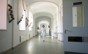 Трех подростков госпитализировали в Петербурге из-за наркотиков и алкоголя