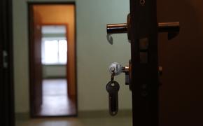 Полицейские изъяли 5,5 кг наркотиков из квартиры на улице Софьи Ковалевской