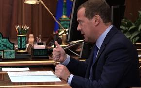 Медведев одобрил выступление латвийского депутата Росликова в защиту русского языка