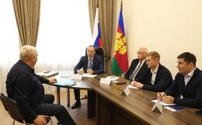 Юрий Бурлачко провел прием граждан в кубанском парламенте