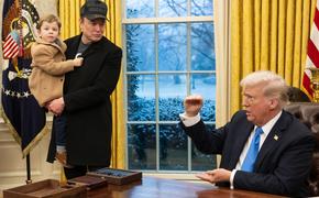 Экс-советник Трампа Бэннон призвал депортировать Маска из США