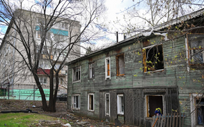 Прокуратура требует закрыть доступ к опасному дому в Хабаровске, дело в суде