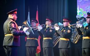 В Адмиралтейском районе Санкт-Петербурга наградили лучших выпускников