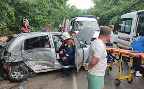 Глина на сырой дороге, возможно, стала причиной ДТП