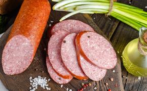У нас дорожает картон, кишки и кости? Так иронически отреагировали россияне на объявленное производителями колбасных изделий повышение цен
