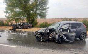Удар при аварии был такой силы, что у машины вырвало дверь