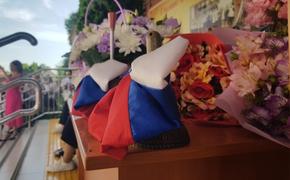 Депутат ЗСК Станислав Гринев поздравил с 1 сентября краснодарцев