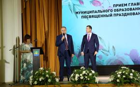 Депутат ЗСК Владимир Решетняк поздравил учителей с профессиональным праздником