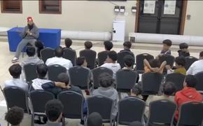 «Цивилизацию строим мы»: мусульманский «учёный» Аль-Хусейни рассказал, как следует ухаживать за своей «пятой точкой» 