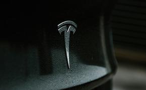 Акционеры Tesla вознаградят Илона Маска акциями на $1 трлн