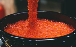Почему красная икра подорожала на треть