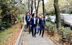 Депутат ЗСК Виктор Тепляков провёл обход микрорайона Макаренко