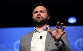 Вэнс заявил, что будет готов обсудить с Трампом свое выдвижение в президенты после промежуточных выборов