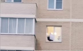 Избивший женщину «понаехавший» разбился насмерть, спрыгнув с карниза её квартиры